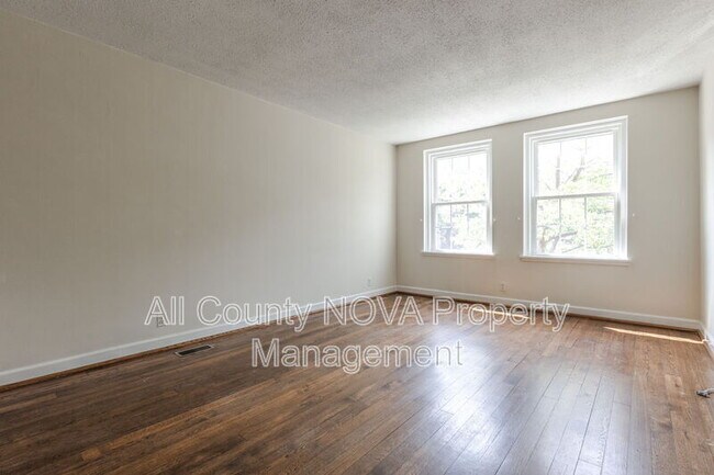 Foto del edificio - 4811 29th St S