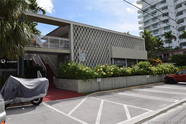 Building Photo - 10281 E Bay Harbor Dr