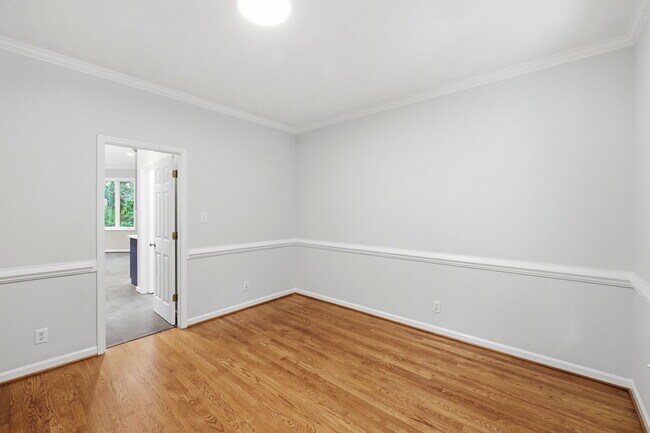 Foto del edificio - 121 Waverly Forest Ln
