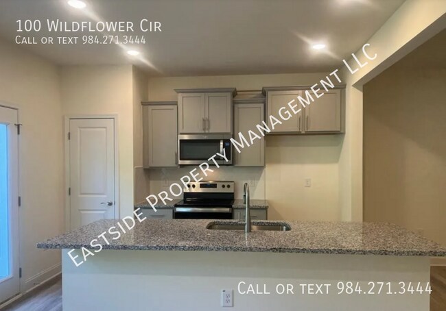 Foto del edificio - 100 Wildflower Cir