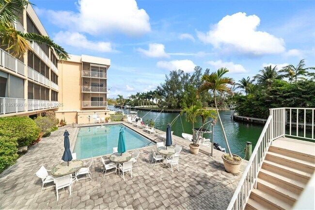 Foto del edificio - 2640 NE 135th St
