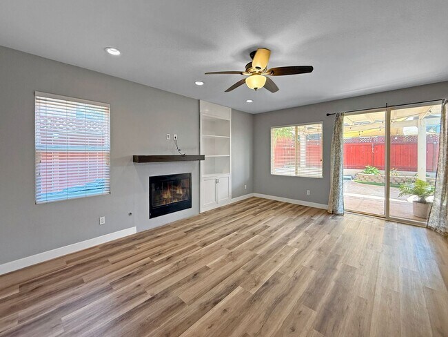 Foto del edificio - Beautiful 4BR + Office / 3BA Home in Prime...