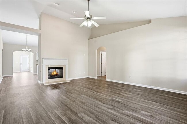 Building Photo - 405 Chadwick Cmns