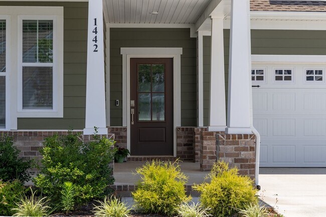 Foto del edificio - 1442 English Oak Dr