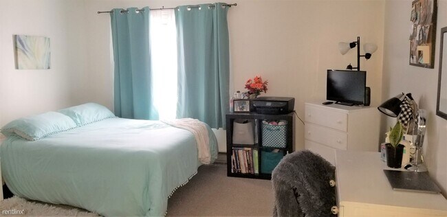 Building Photo - 3 br, 1 bath Condo - Burlington Midtown Co...