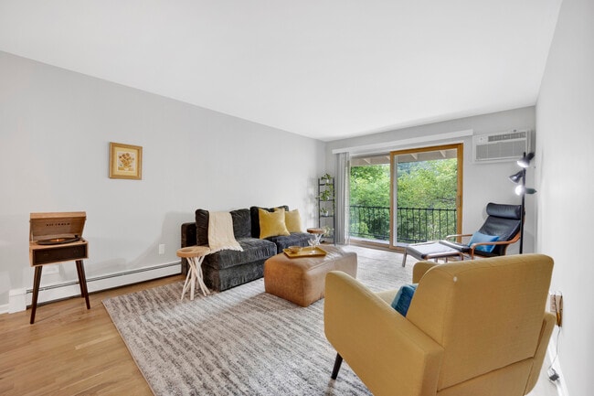 Living Room - 16W575 79th St
