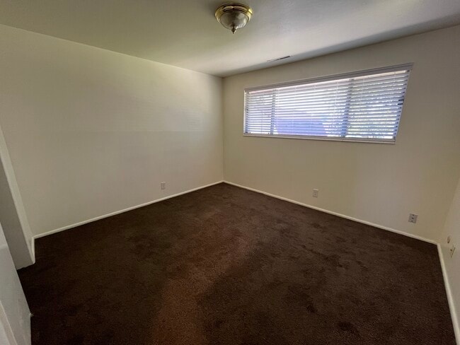 Bedroom - 162 N 400 E