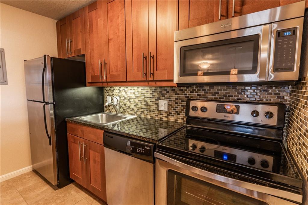 Foto principal - 7685 Northcross Dr