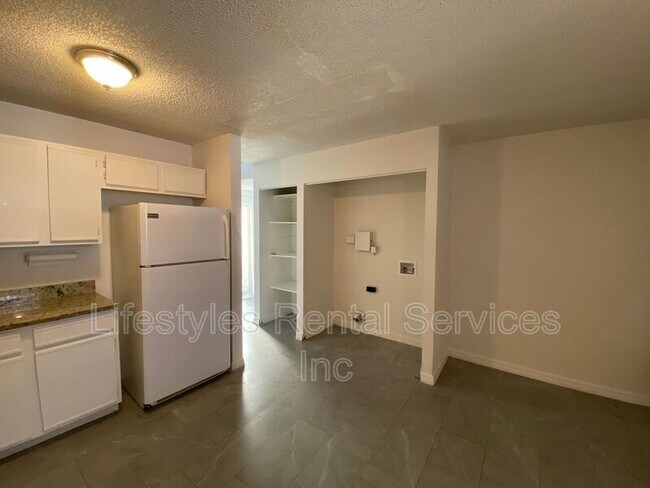 Foto del edificio - 10897 Regency Dr