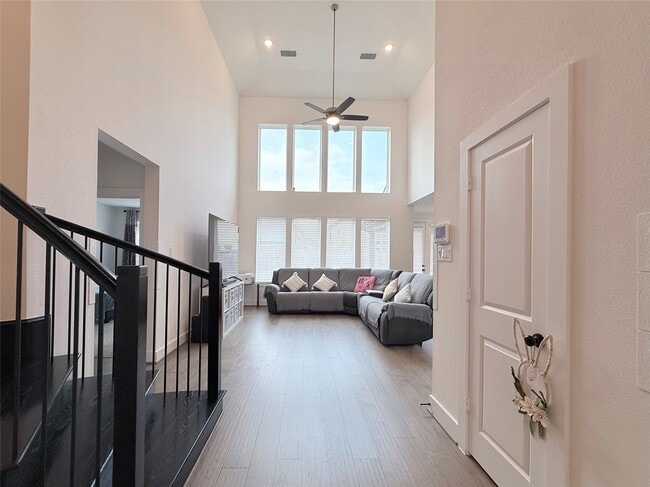 Building Photo - 31426 Warm Kindling Wy