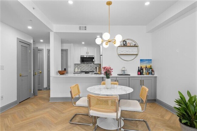 Foto del edificio - 1074 Peachtree Walk NE