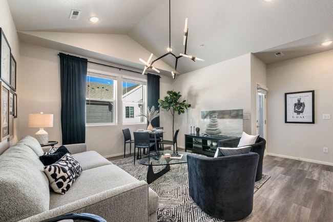 Building Photo - 551 Vicot Wy