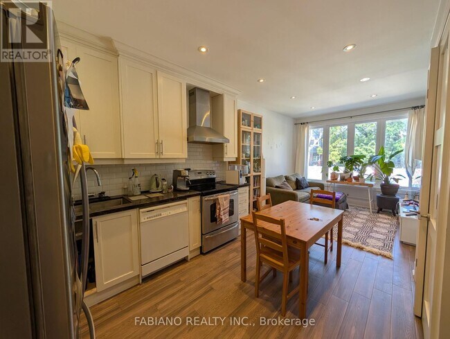 Photo du bâtiment - 1036 Dovercourt Rd