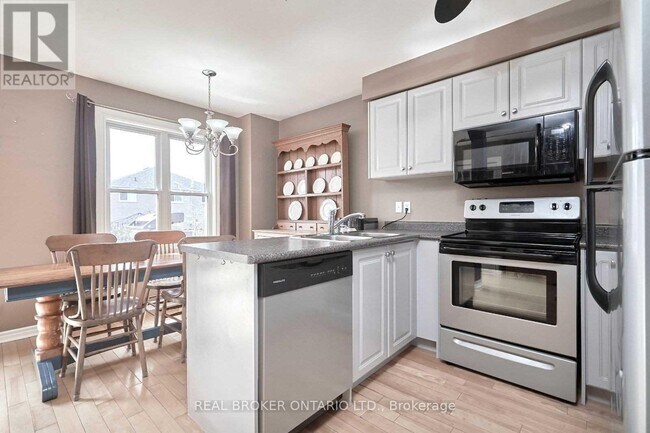 Building Photo - 41 Darcel Crescent