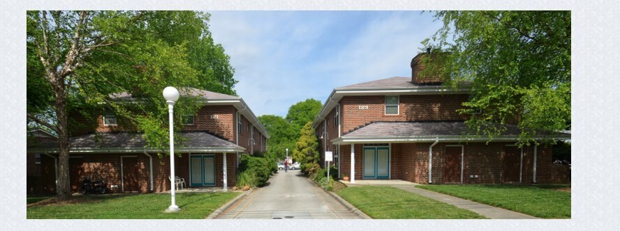 Primary Photo - 123 S Roberson St