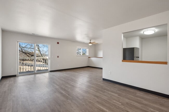 Building Photo - Riverstone Apartments