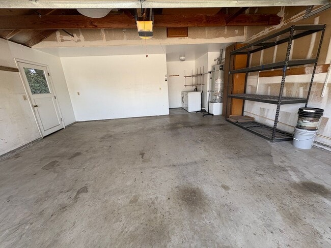 Building Photo - NW Visalia Home coming soon!