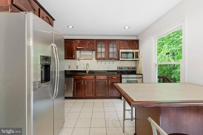 Building Photo - 7700 Newington Forest Ave