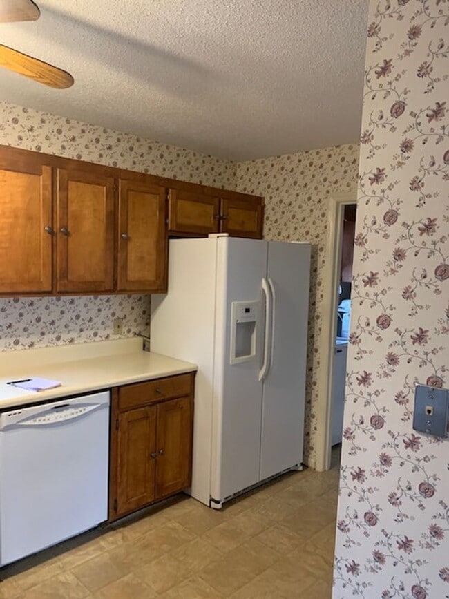 Building Photo - Single Family Home