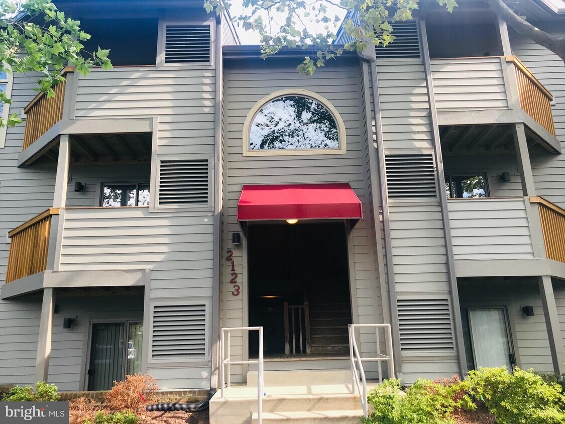 Building Photo - 2123 Beach Village Ct