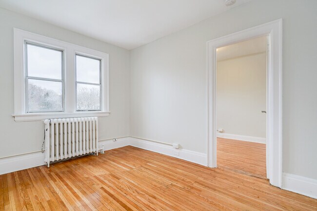 Building Photo - 1 Bedroom at Yonge / Eglinton