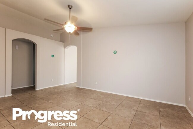 Foto del edificio - 8740 W Loma Ln