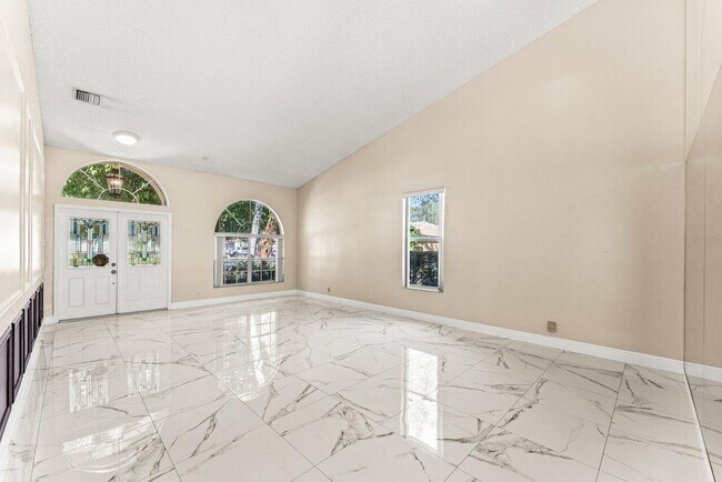 Foto del edificio - 5872 NW 73rd Ct