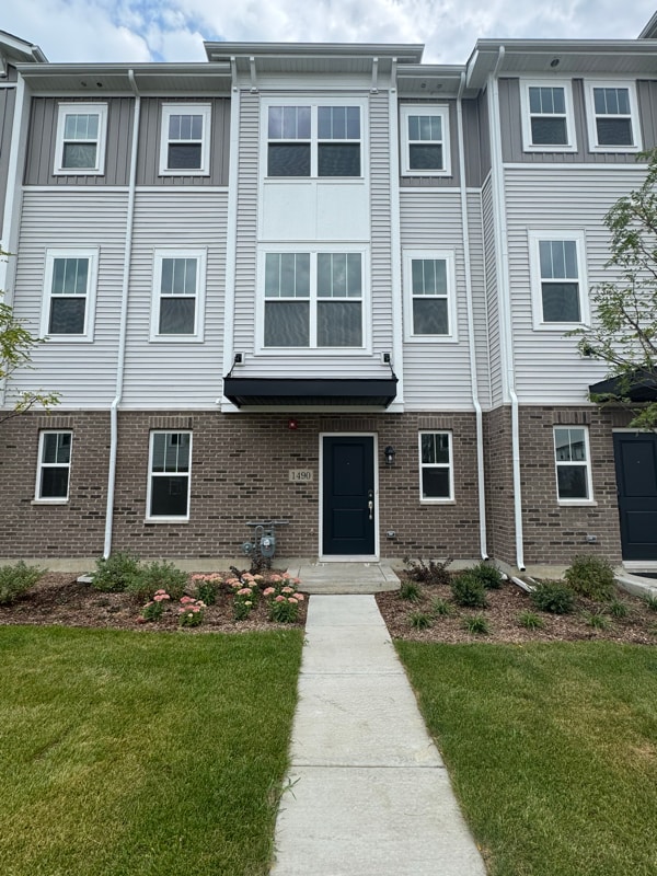 Building Photo - 1490 Blaine St