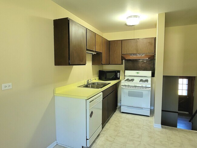 Foto del edificio - 72 Pine Ct