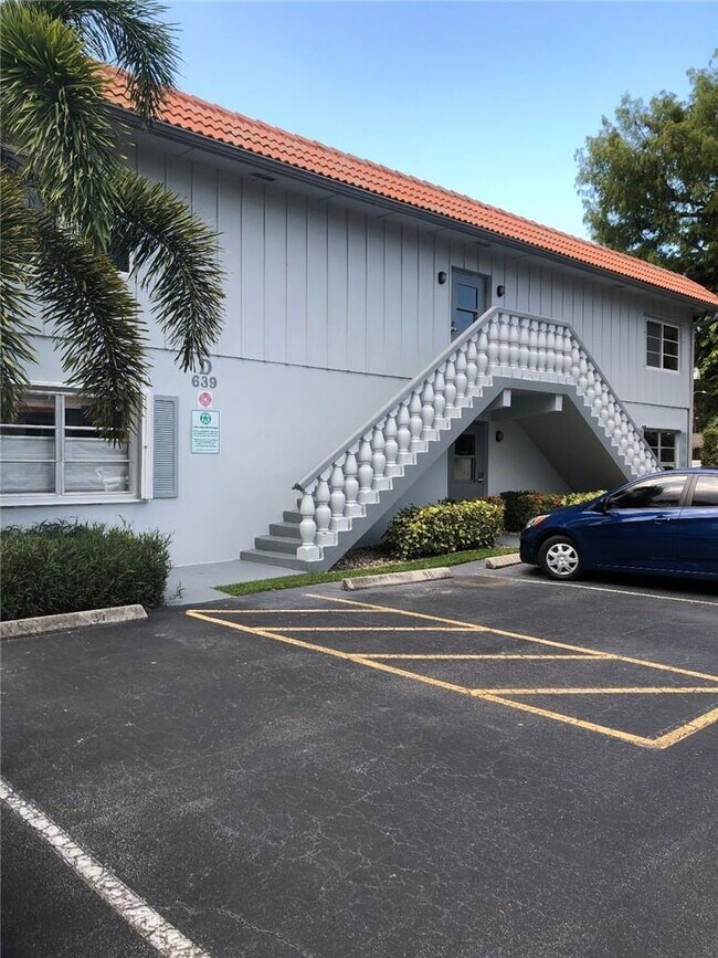 Building Photo - 639 W Oakland Park Blvd