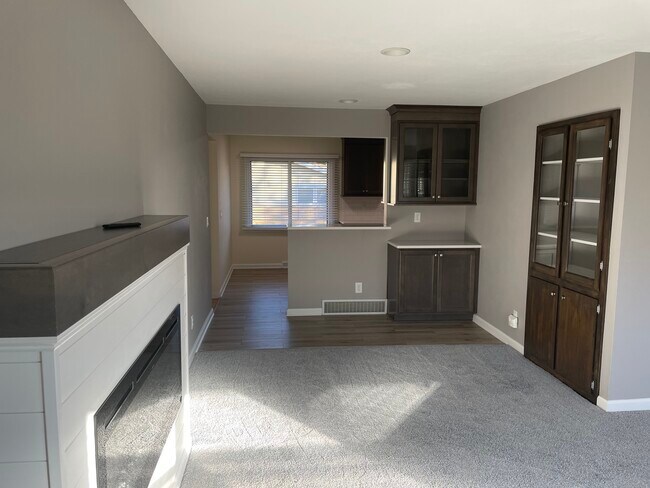 from living room to kitchen - 630 Wilson Dr
