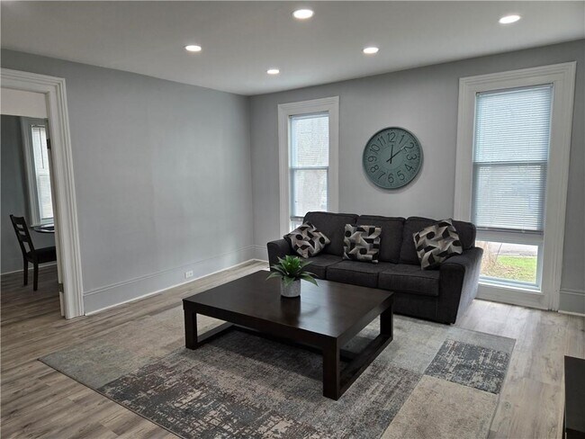 Foto del edificio - 2366 Spencerport Rd