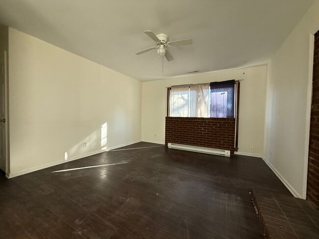 Foto del edificio - 3 Bedroom/1 Bath home for rent