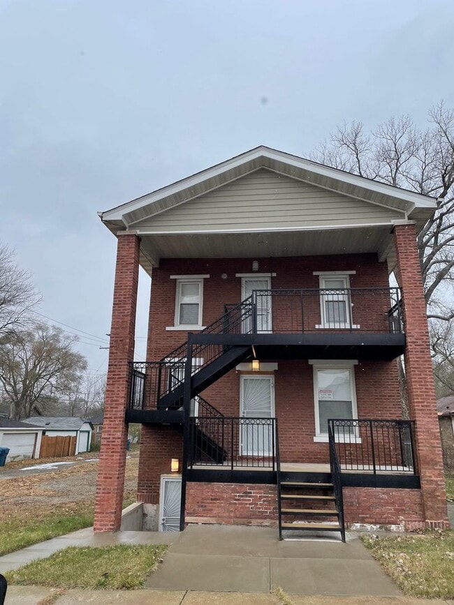 Building Photo - 4064 Washington St