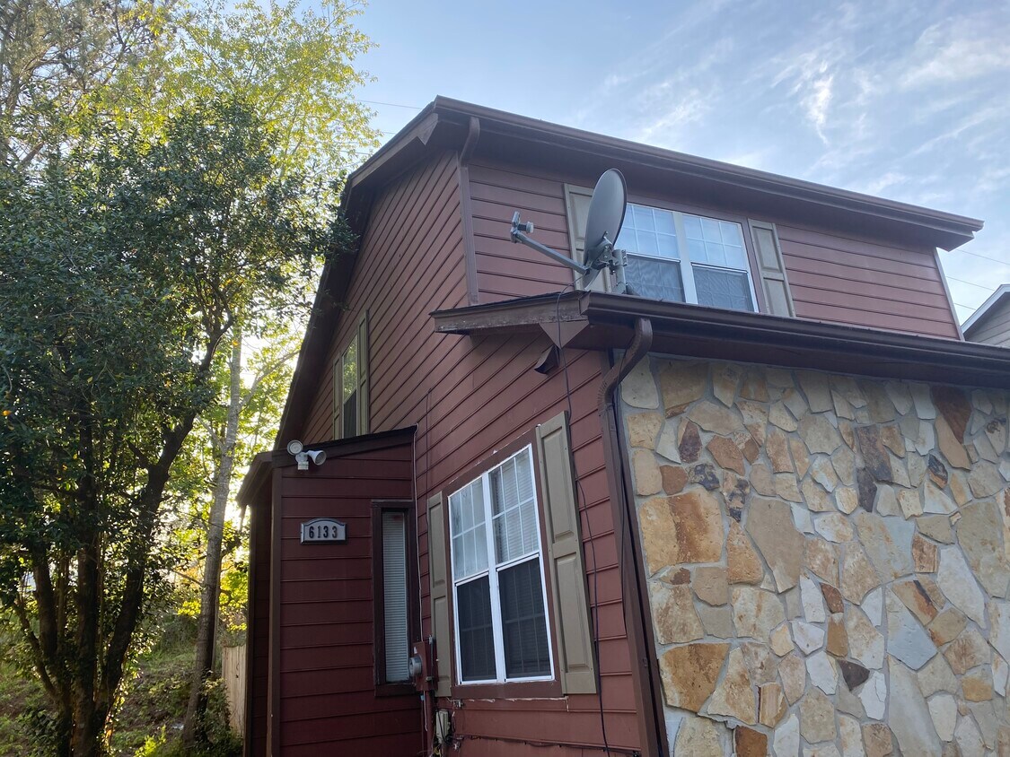 Foto principal - 6133 Princeton Ave