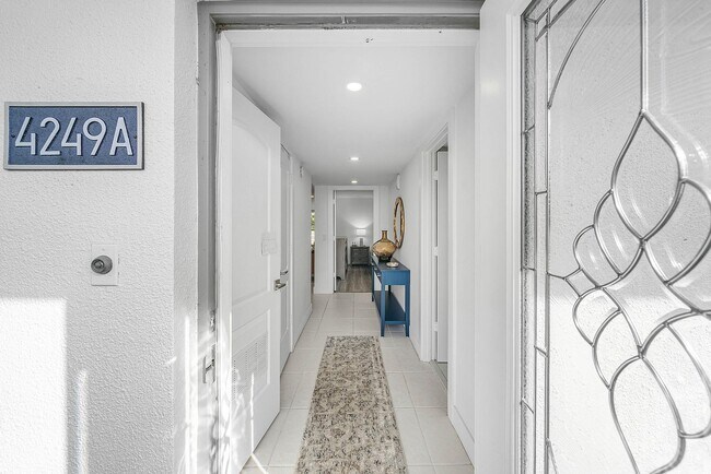 Foto del edificio - 4249 Quail Ridge Dr N