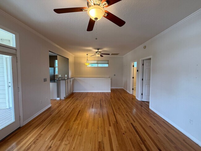 Foto del edificio - Adorable Two Story 2/2 Townhome in College...