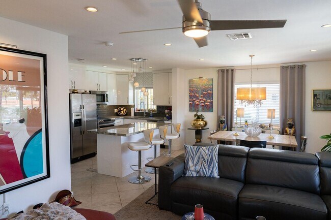 Foto del edificio - 2811 NE 51st St