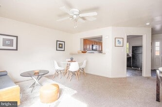 Building Photo - 5227 Crowson Ave