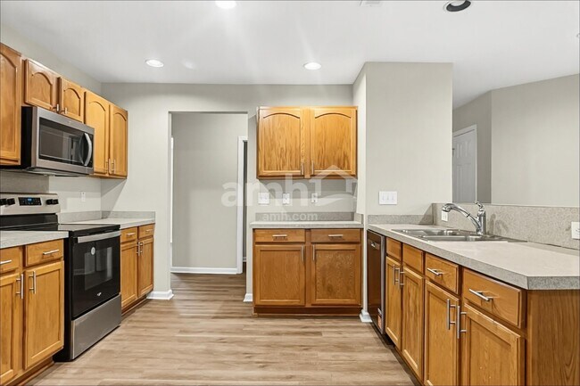 Foto del edificio - 5145 Torrey Ln