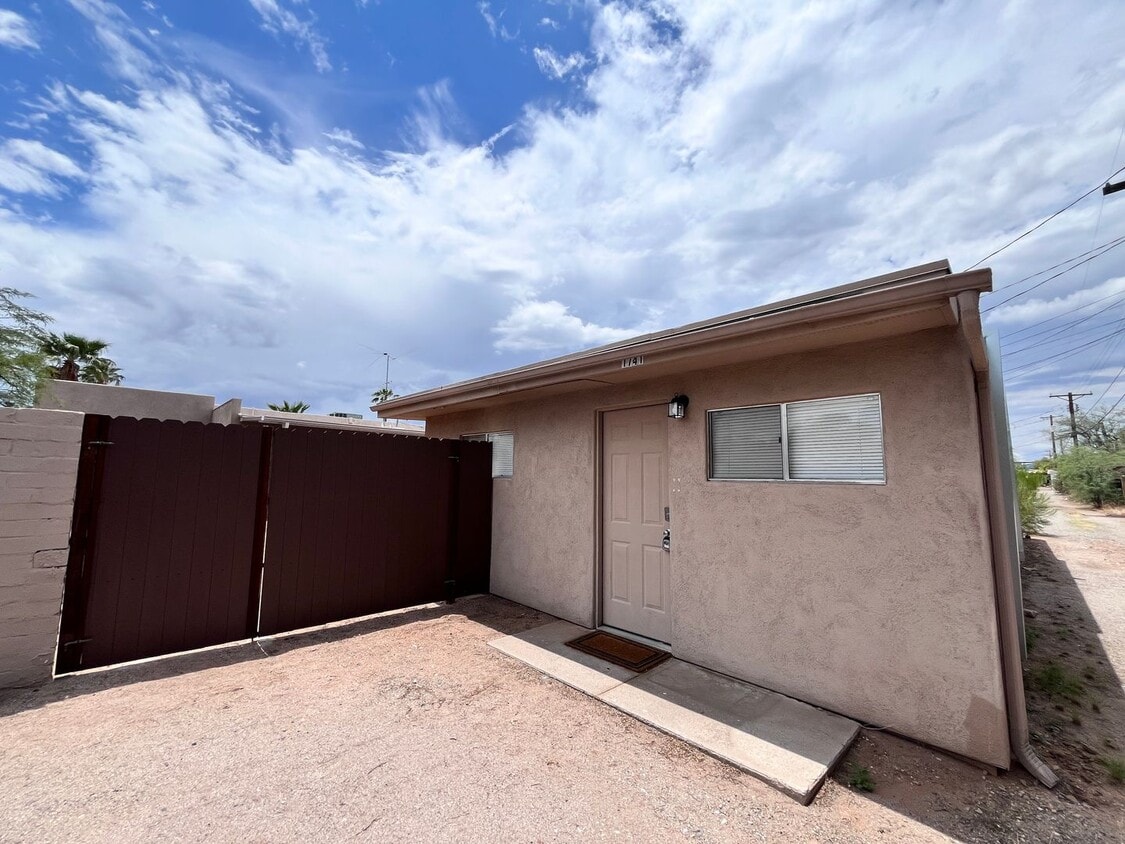Spacious 1BR Guest House in Blenman-Elm – ... - Spacious 1BR Guest House in Blenman-Elm – ...