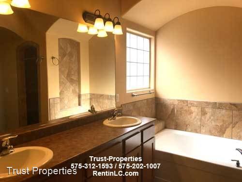 Foto del edificio - 4 br, 2 bath House - 3646 Santa Marcella Ave