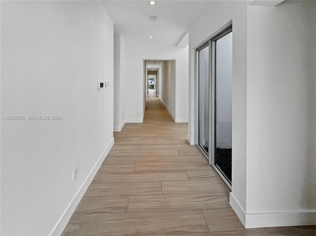 Building Photo - 16582 Botaniko Dr S