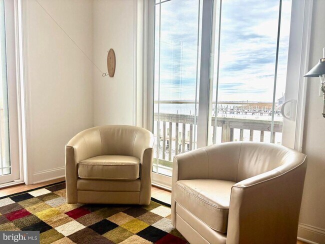 Foto del edificio - 448 Dock Rd