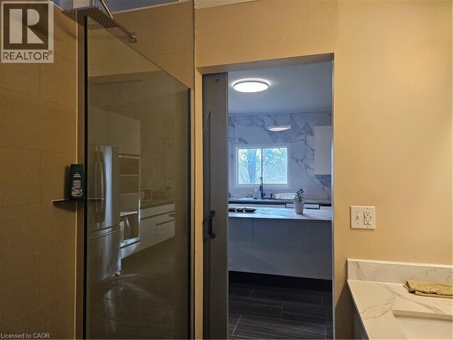 Building Photo - 65 Erie Ave N