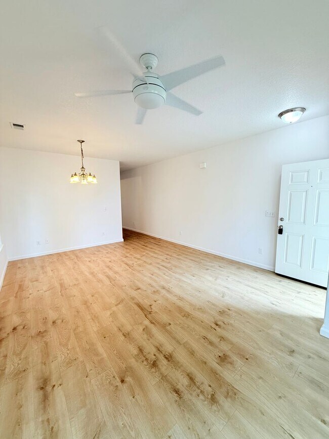 Foto del edificio - Beautiful 3 bedroom 2 bathroom one level home -Vancouver School District