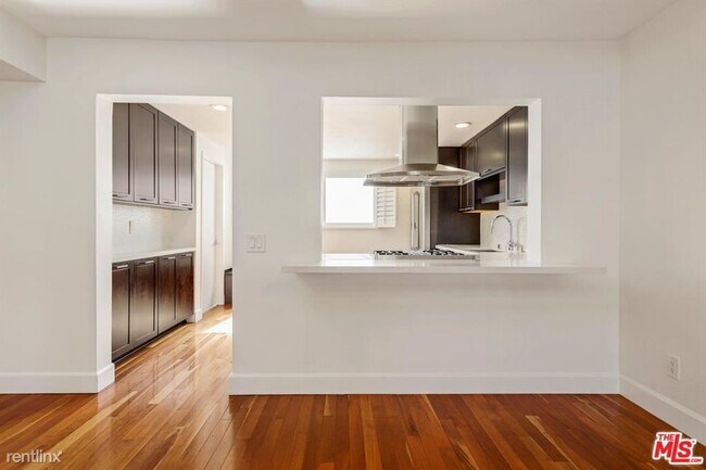 Building Photo - 3 br, 3 bath Townhome - 17165 Palisades Cir