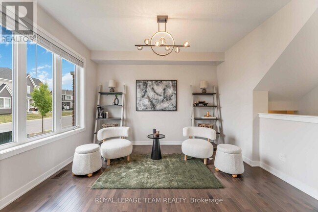 Photo du bâtiment - 3040 Travertine Way