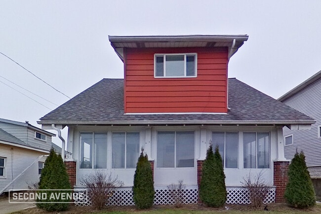 Building Photo - 2527 Mill St