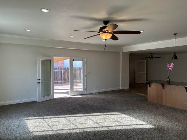 Building Photo - 2260 Fruitland Ave